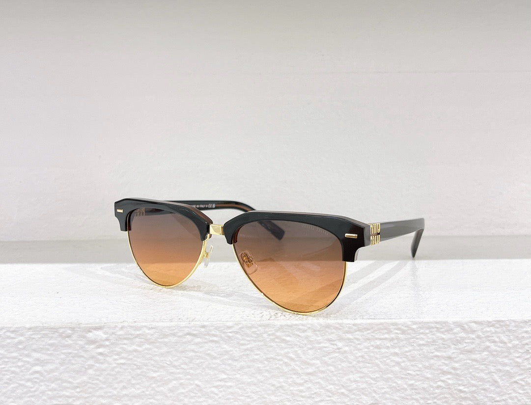 Gafas de sol marrones y negras
