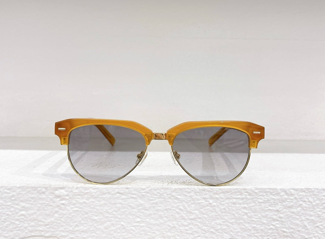 Gafas de sol marrones y negras