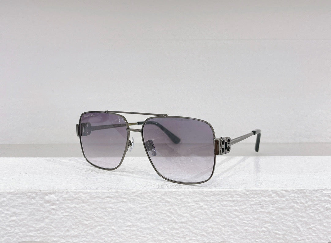 Gafas de sol negras, marrones y azules