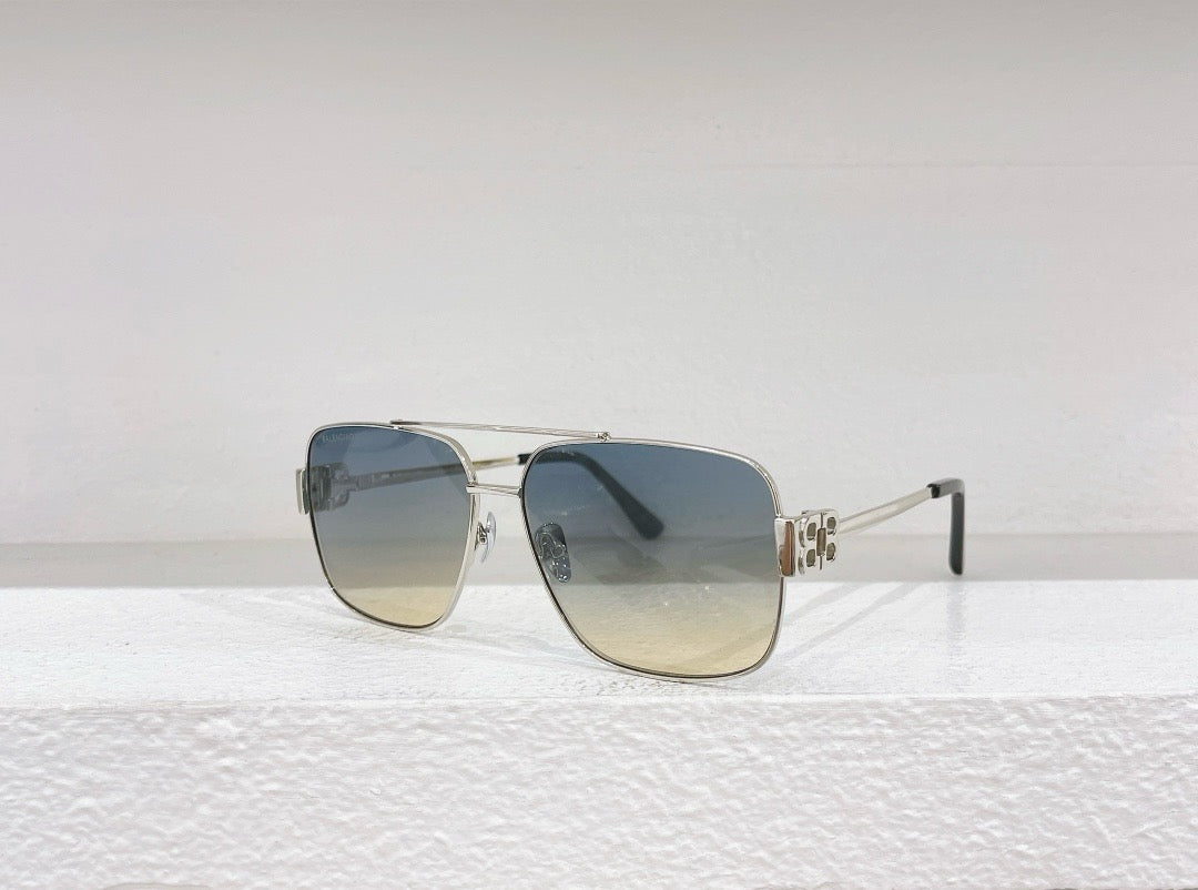 Gafas de sol negras, marrones y azules