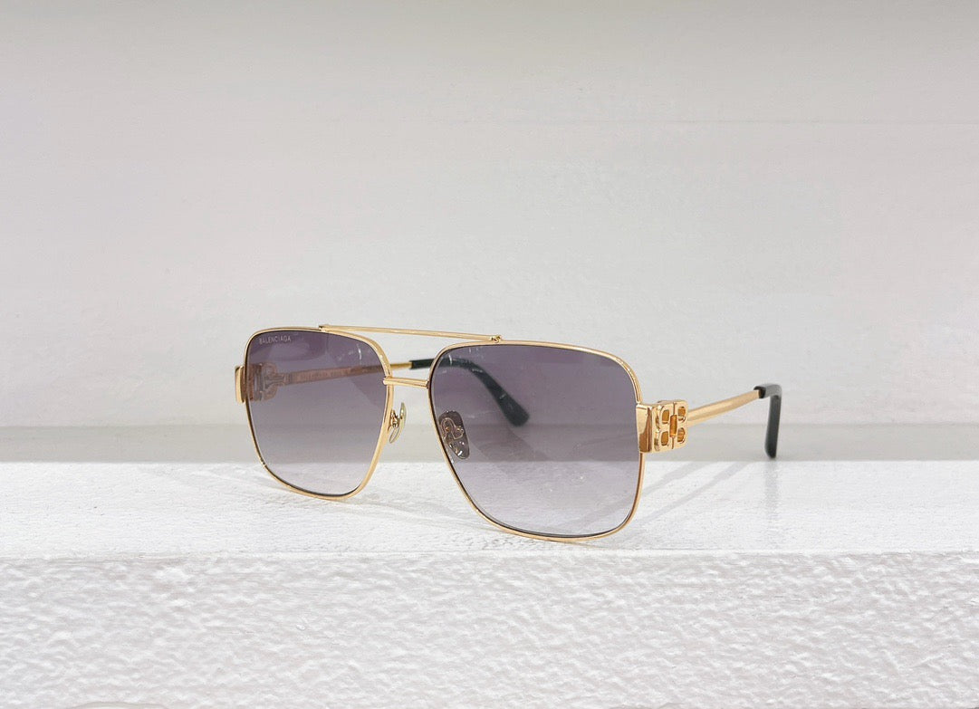 Gafas de sol negras, marrones y azules