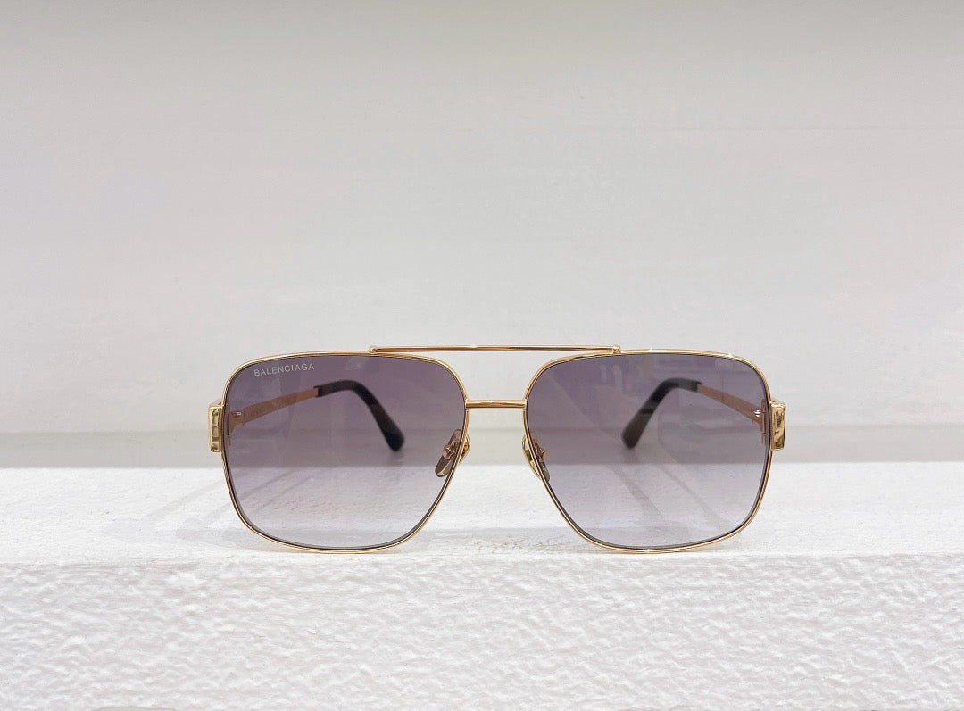 Gafas de sol negras, marrones y azules