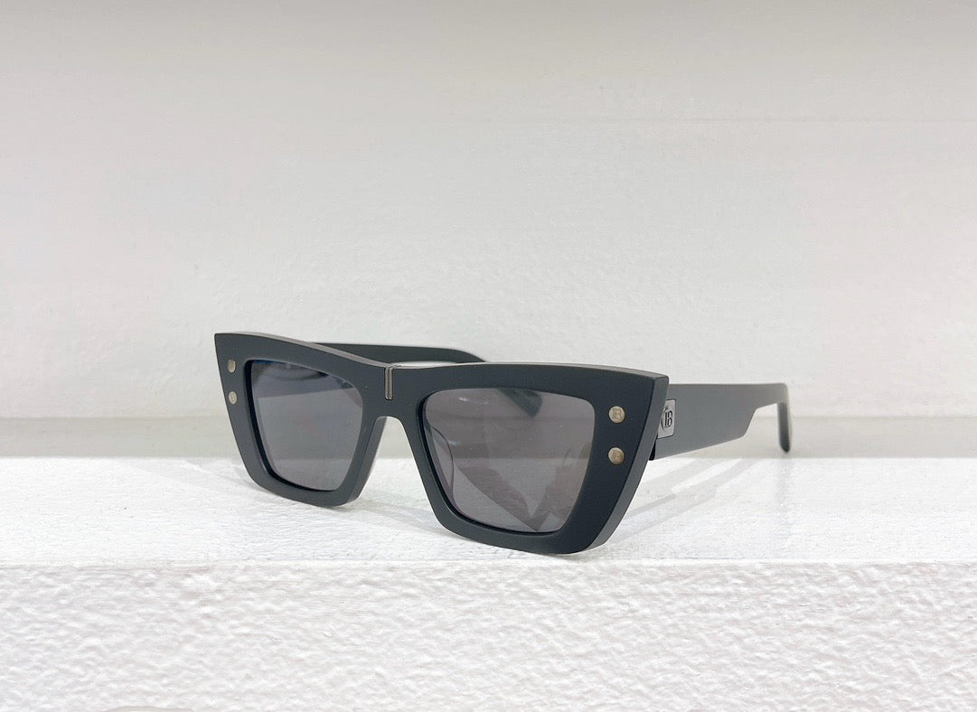 Gafas de sol en blanco y negro