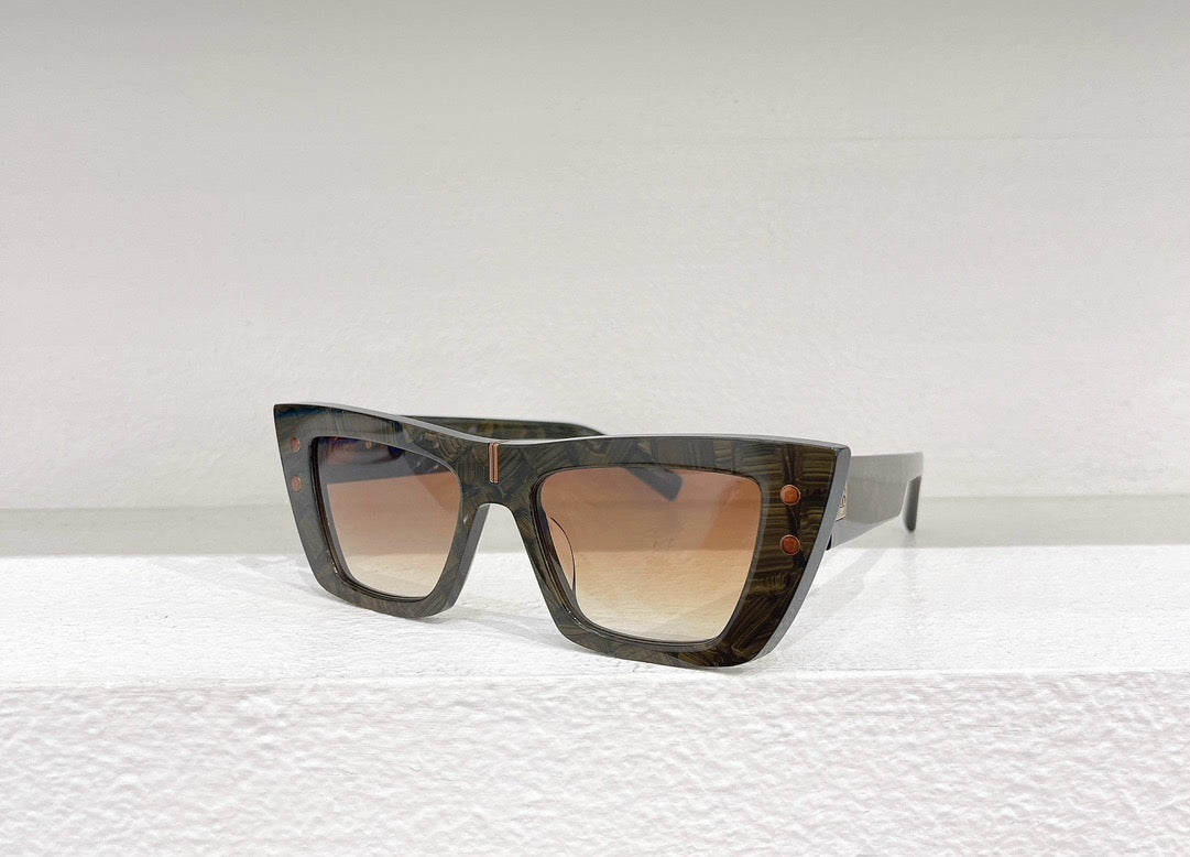Gafas de sol en blanco y negro