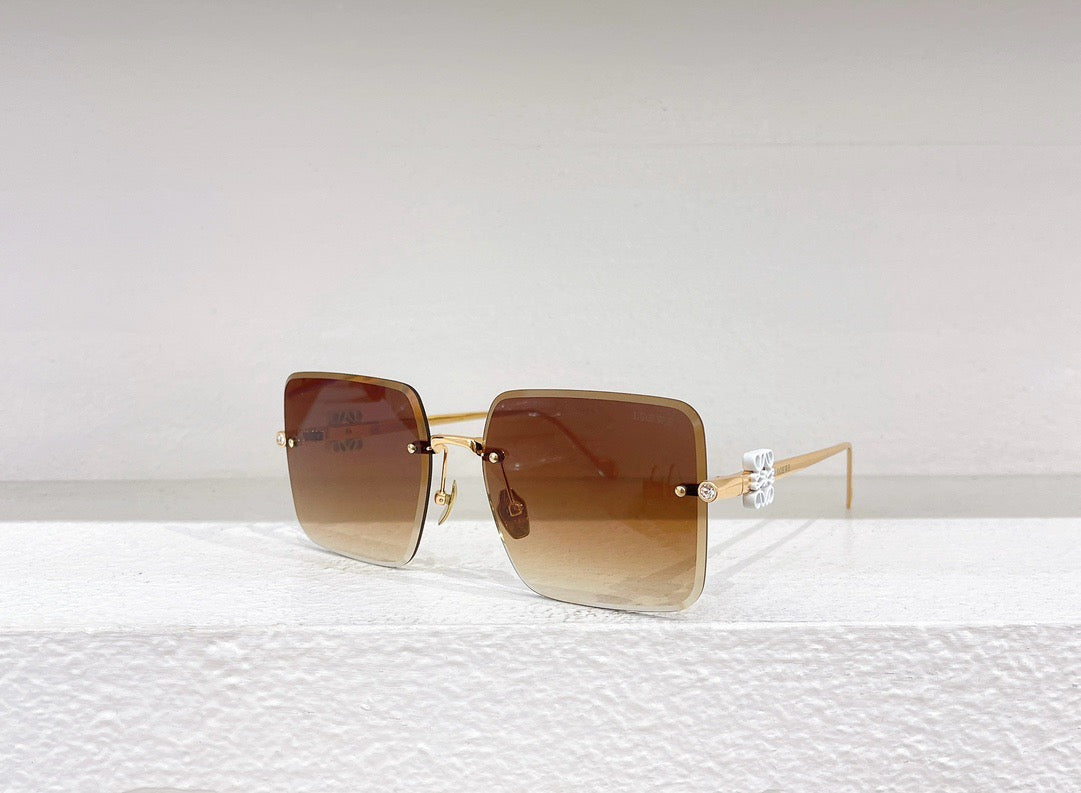 Gafas de sol azules, marrones, negras y rosas