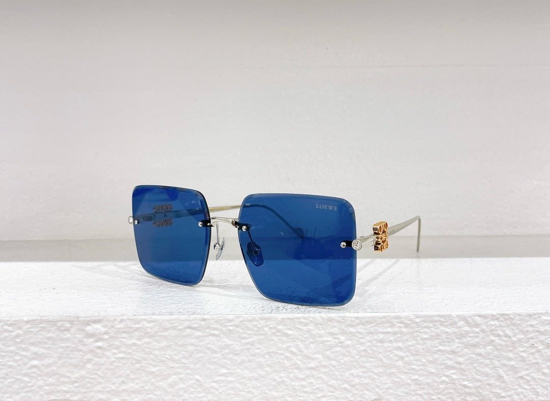 Gafas de sol azules, marrones, negras y rosas