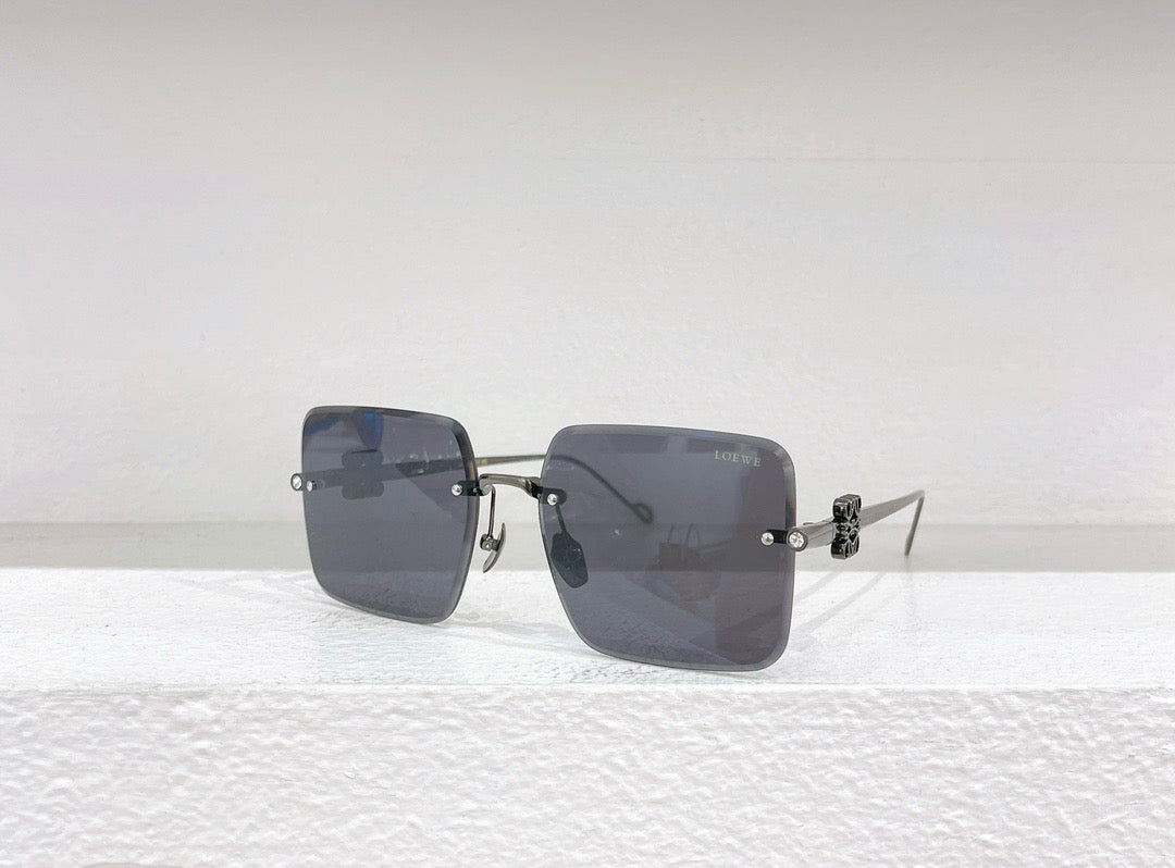 Gafas de sol azules, marrones, negras y rosas