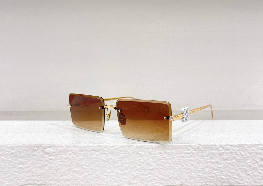Gafas de sol azules, marrones, negras y rosas