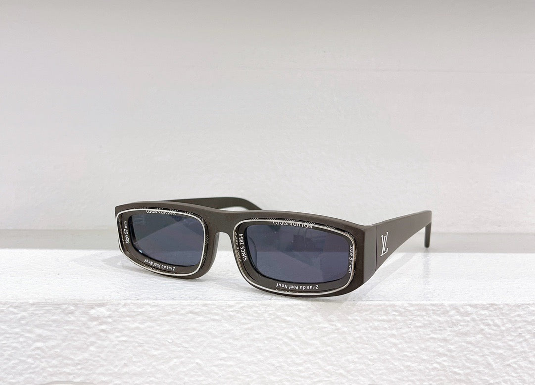 Gafas de sol amarillas, rojas, verdes y negras