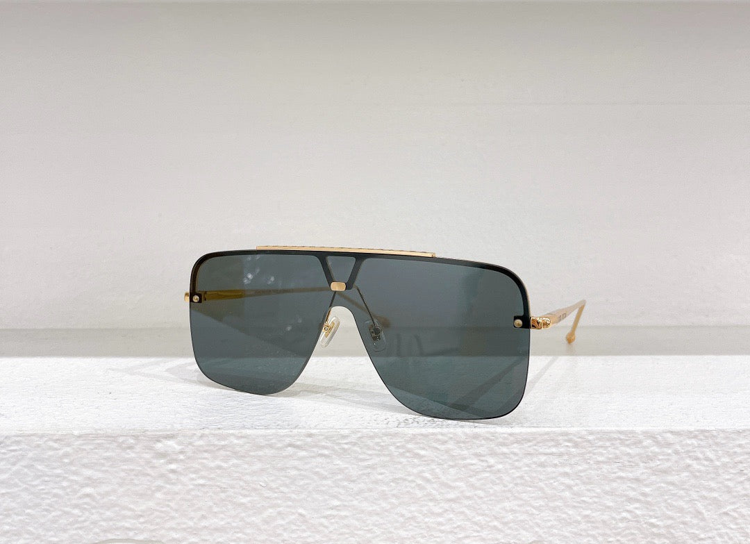 Gafas de sol azules y marrones