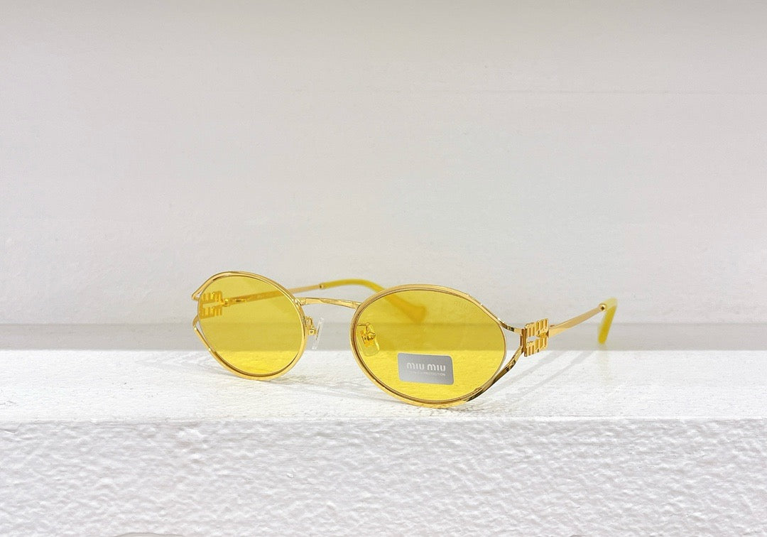 Gafas de sol amarillas, rosas y marrones