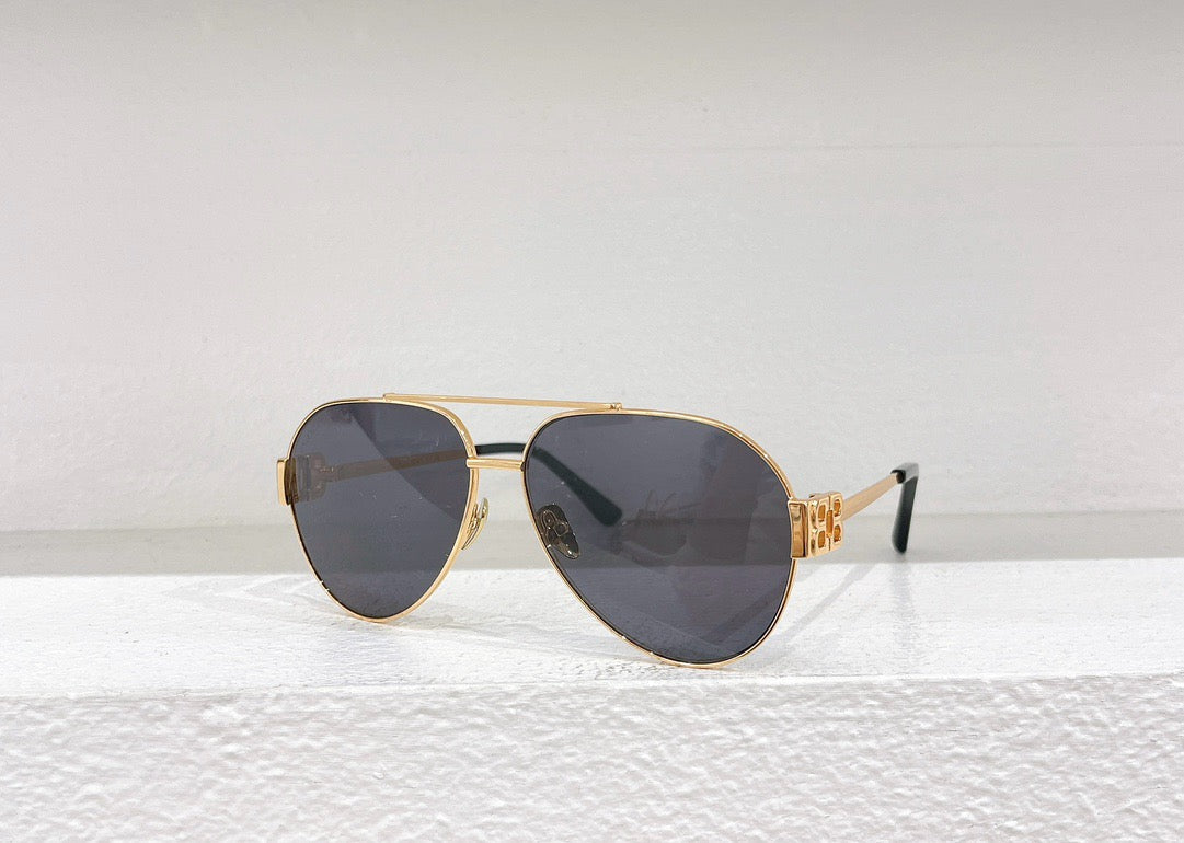 Gafas de sol negras, marrones y azules