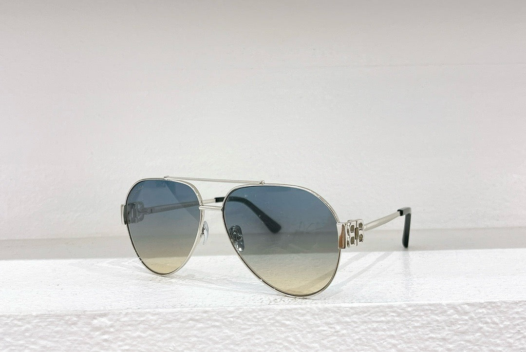 Gafas de sol negras, marrones y azules