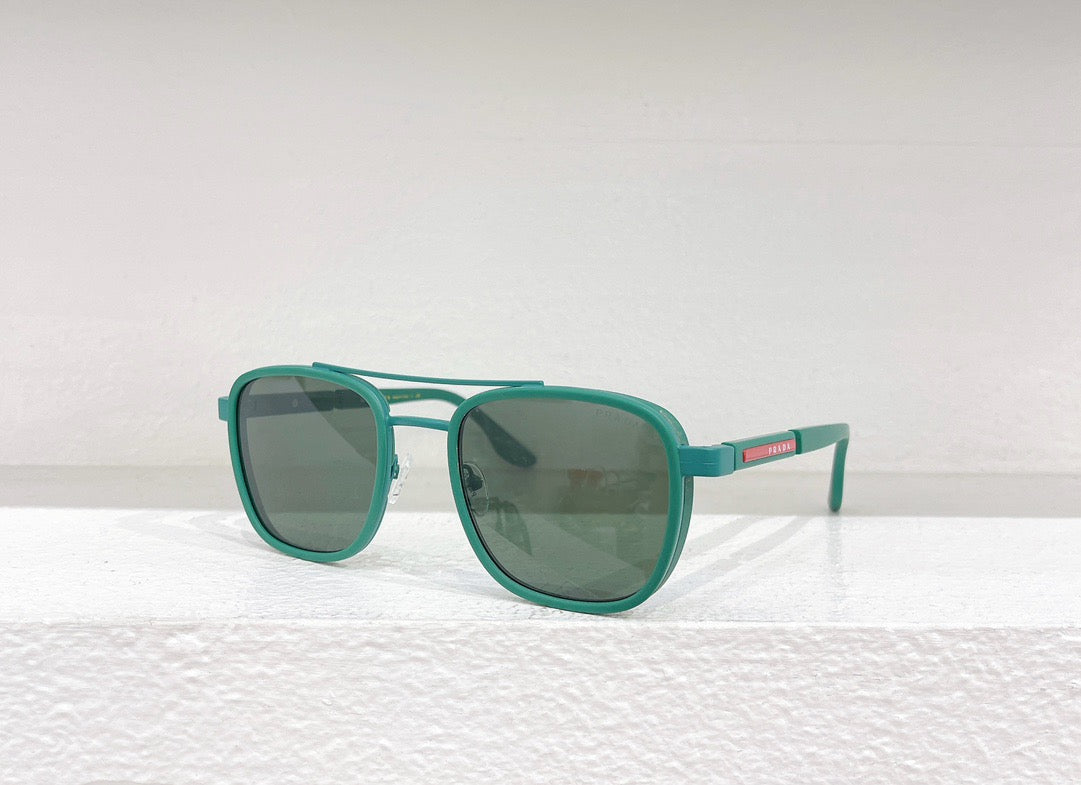 Gafas de sol negras, marrones, azules, celestes y verdes