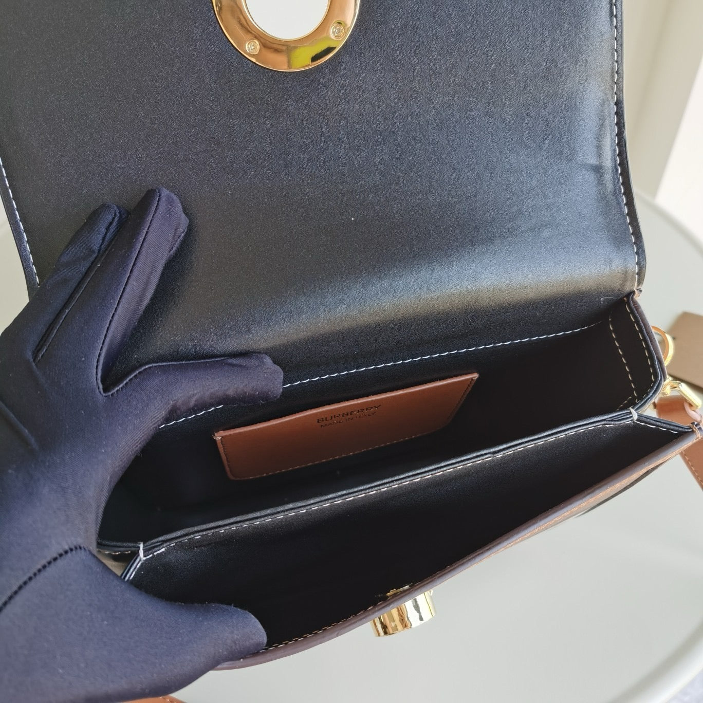 حقيبة متعددة الألوان