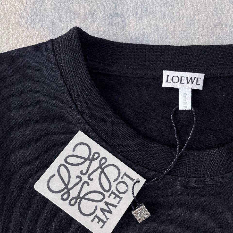 camiseta negra