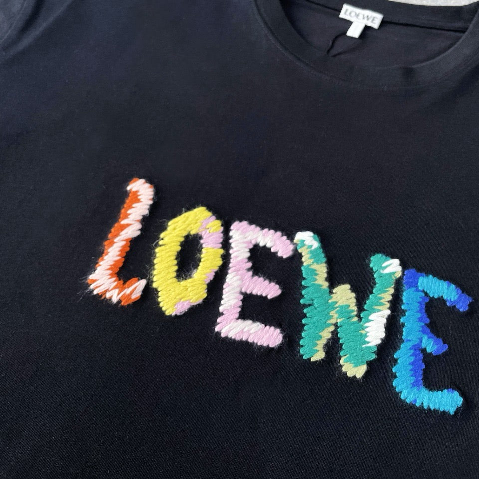 camiseta negra