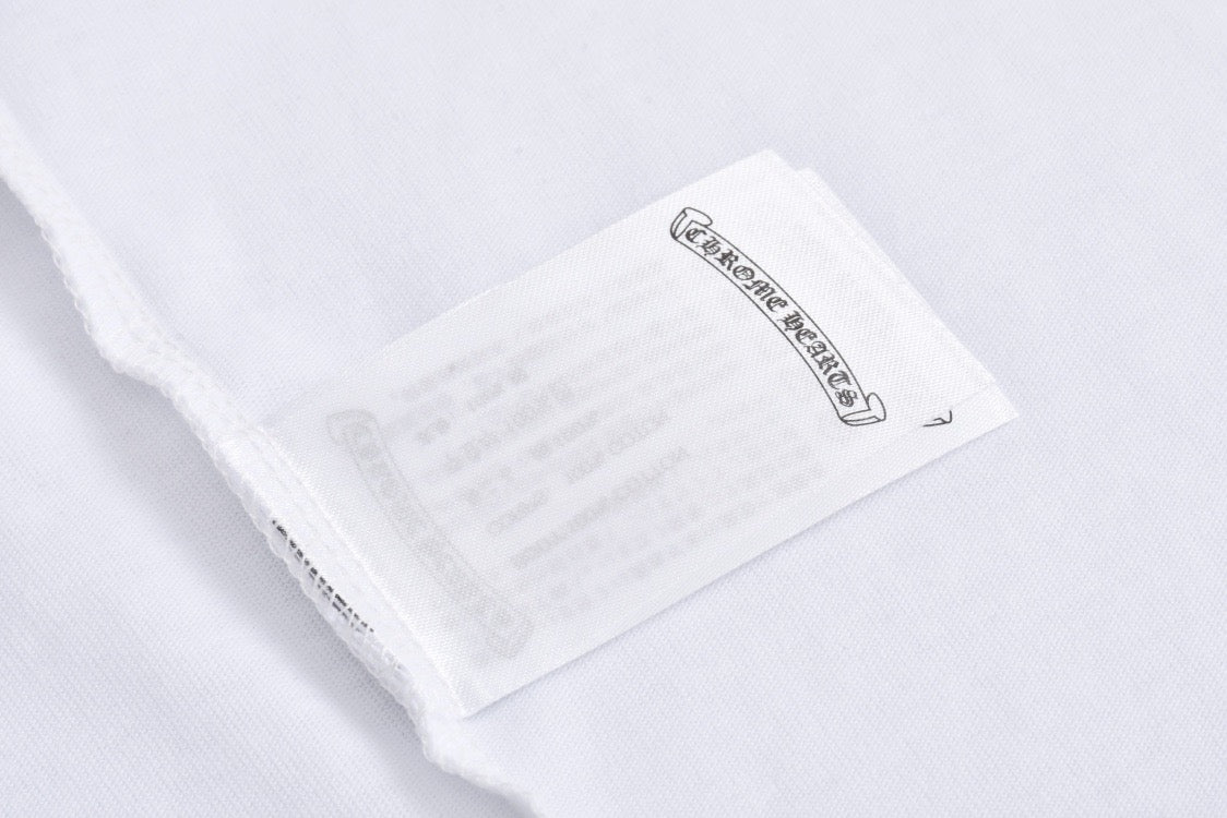 Camiseta en blanco y negro