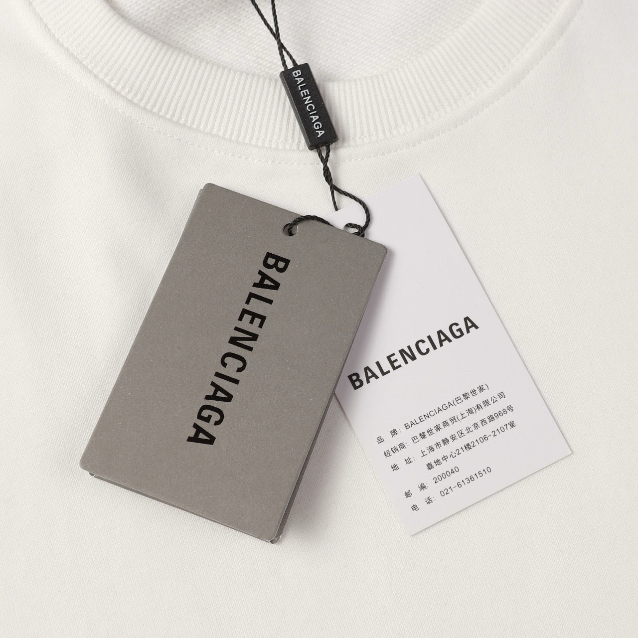 Schwarz-weißes Sweatshirt