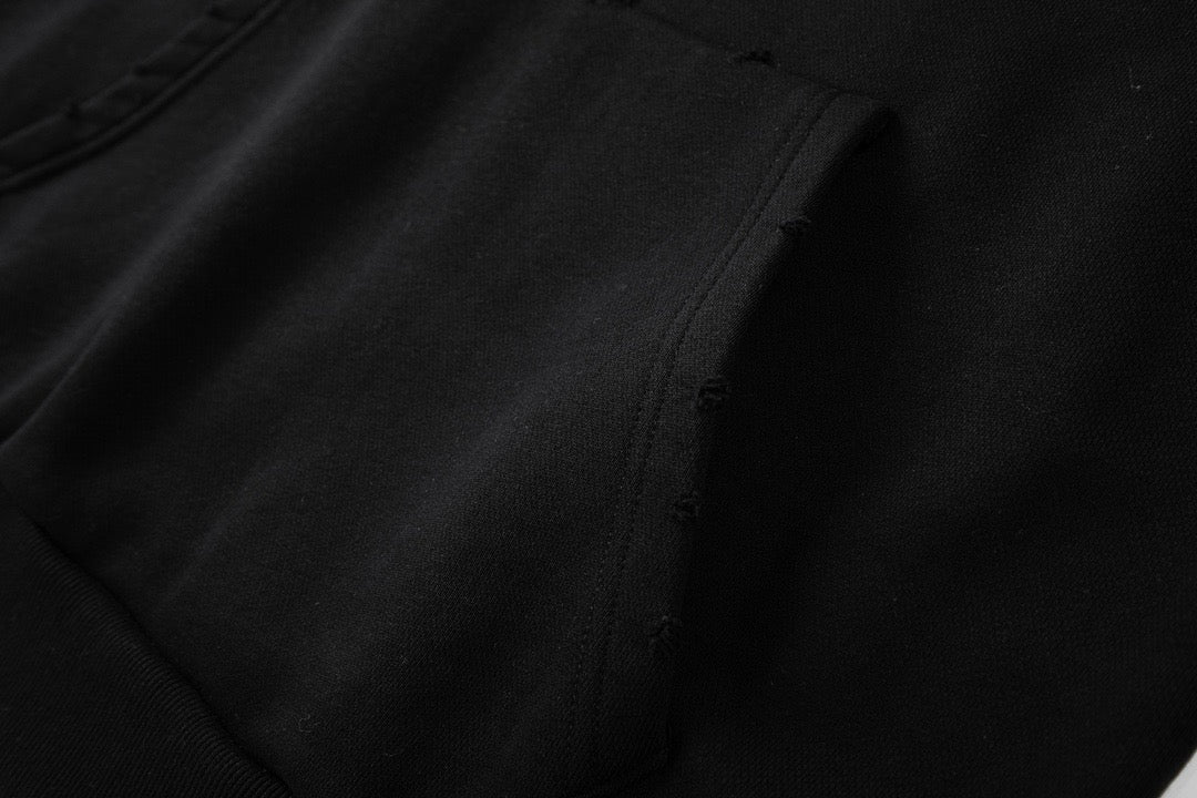 Schwarz-grauer Kapuzenpullover