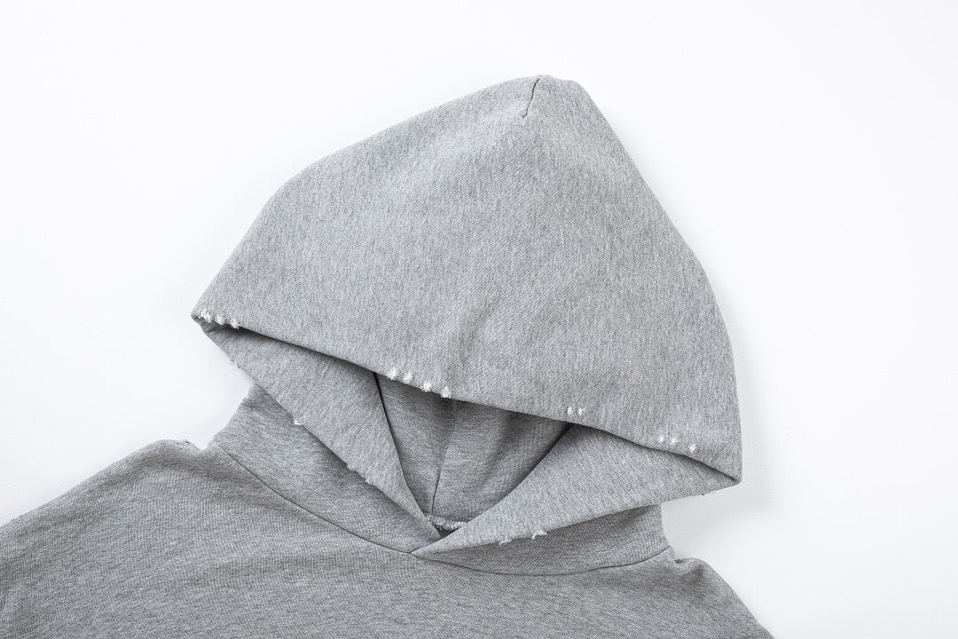 Schwarz-grauer Kapuzenpullover