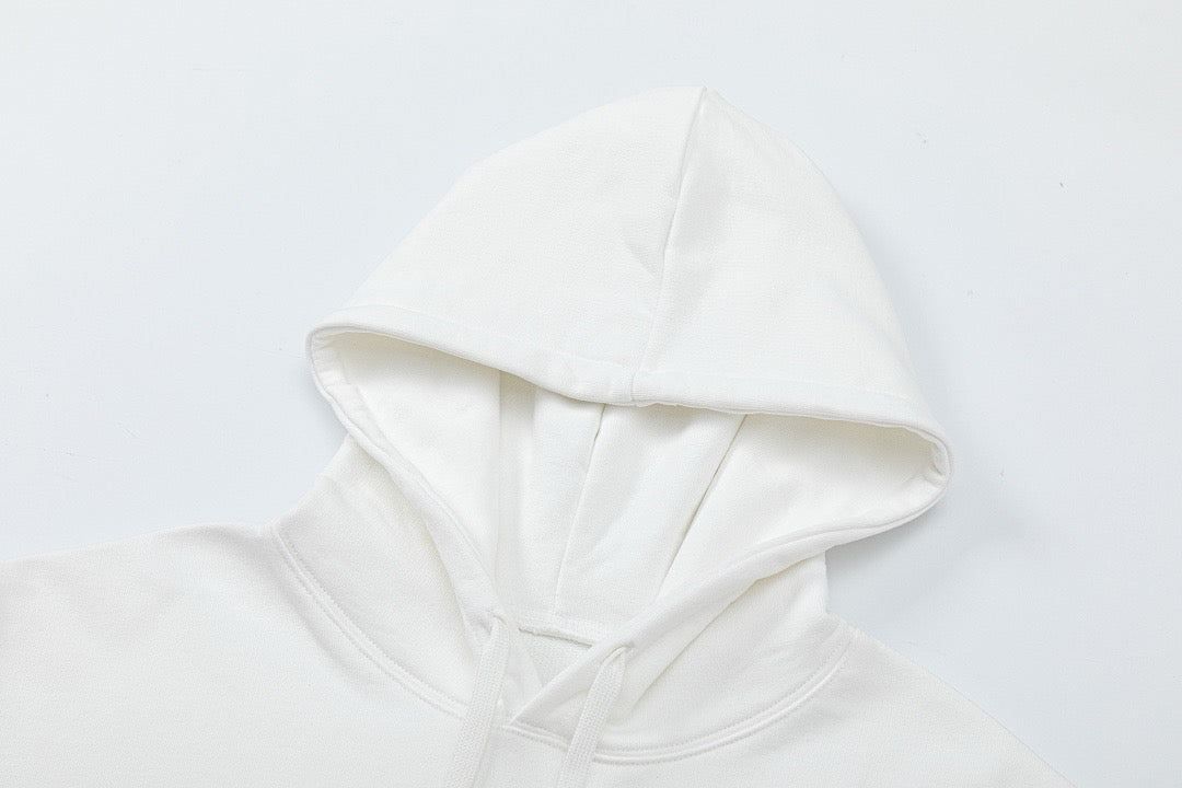 Schwarz-weißer Kapuzenpullover