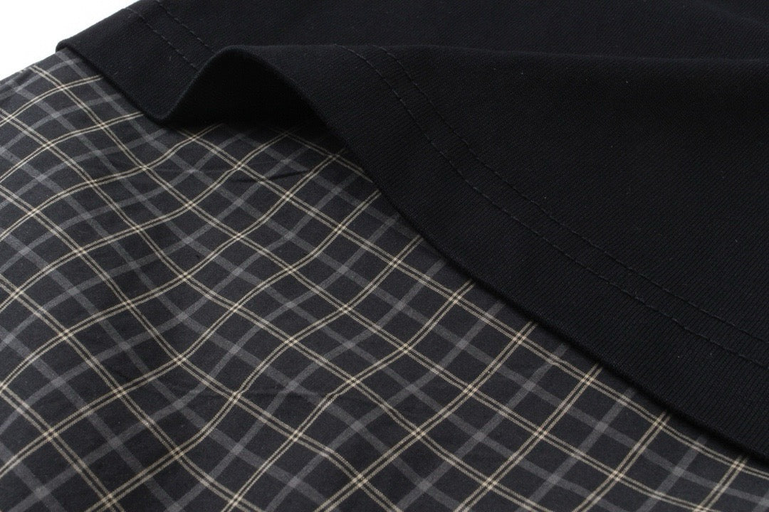 Schwarzes Sweatshirt