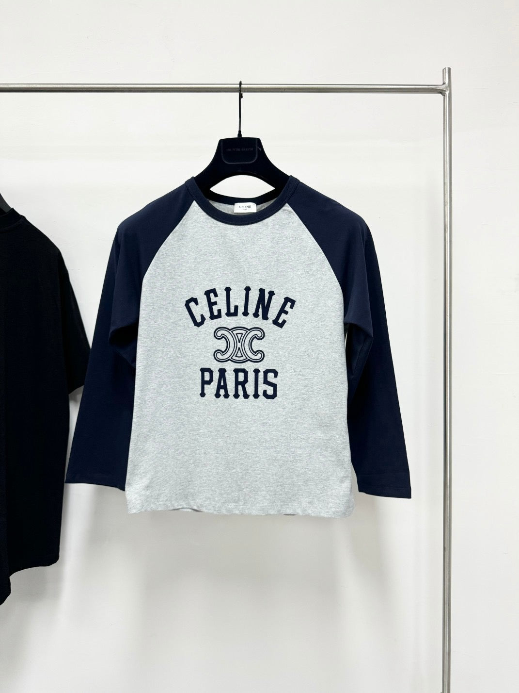 Sudadera azul blanca