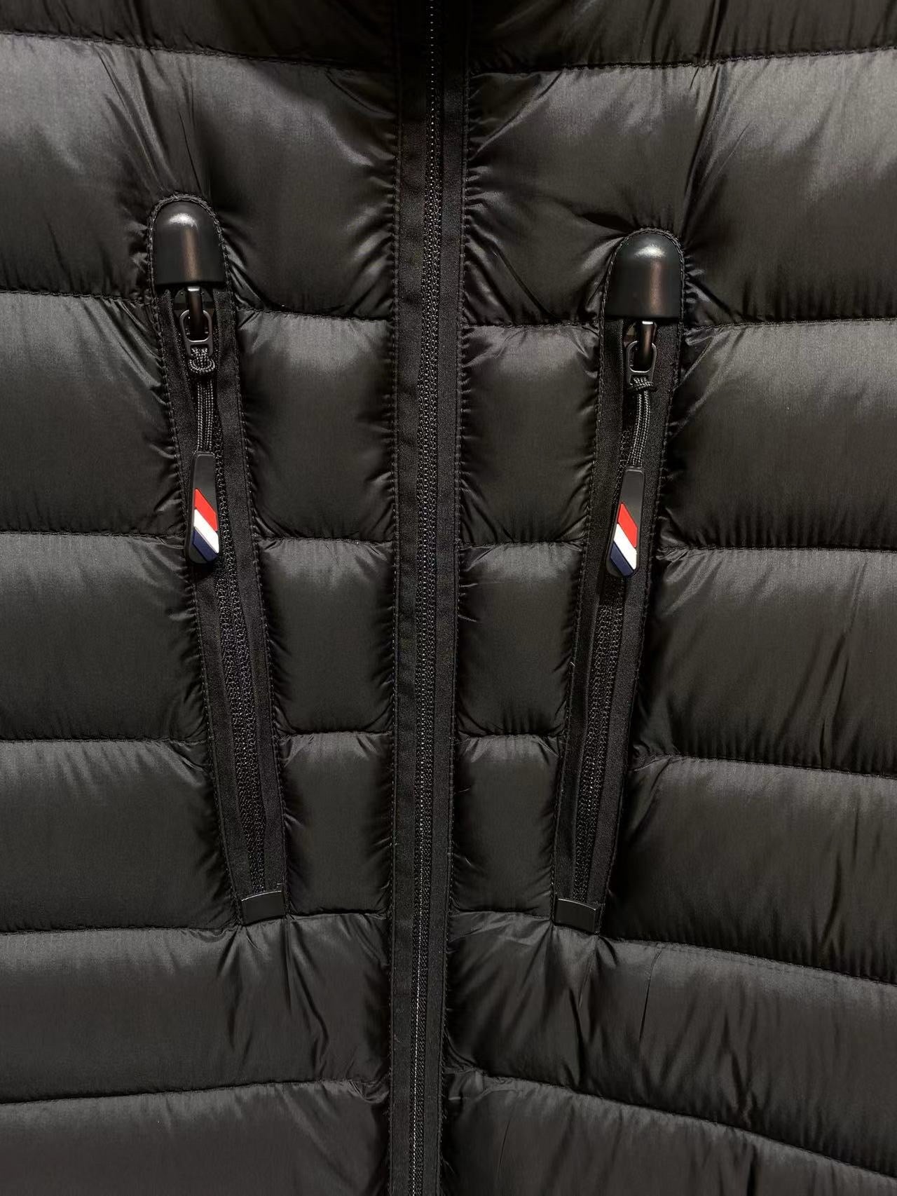 Chaqueta negra y azul