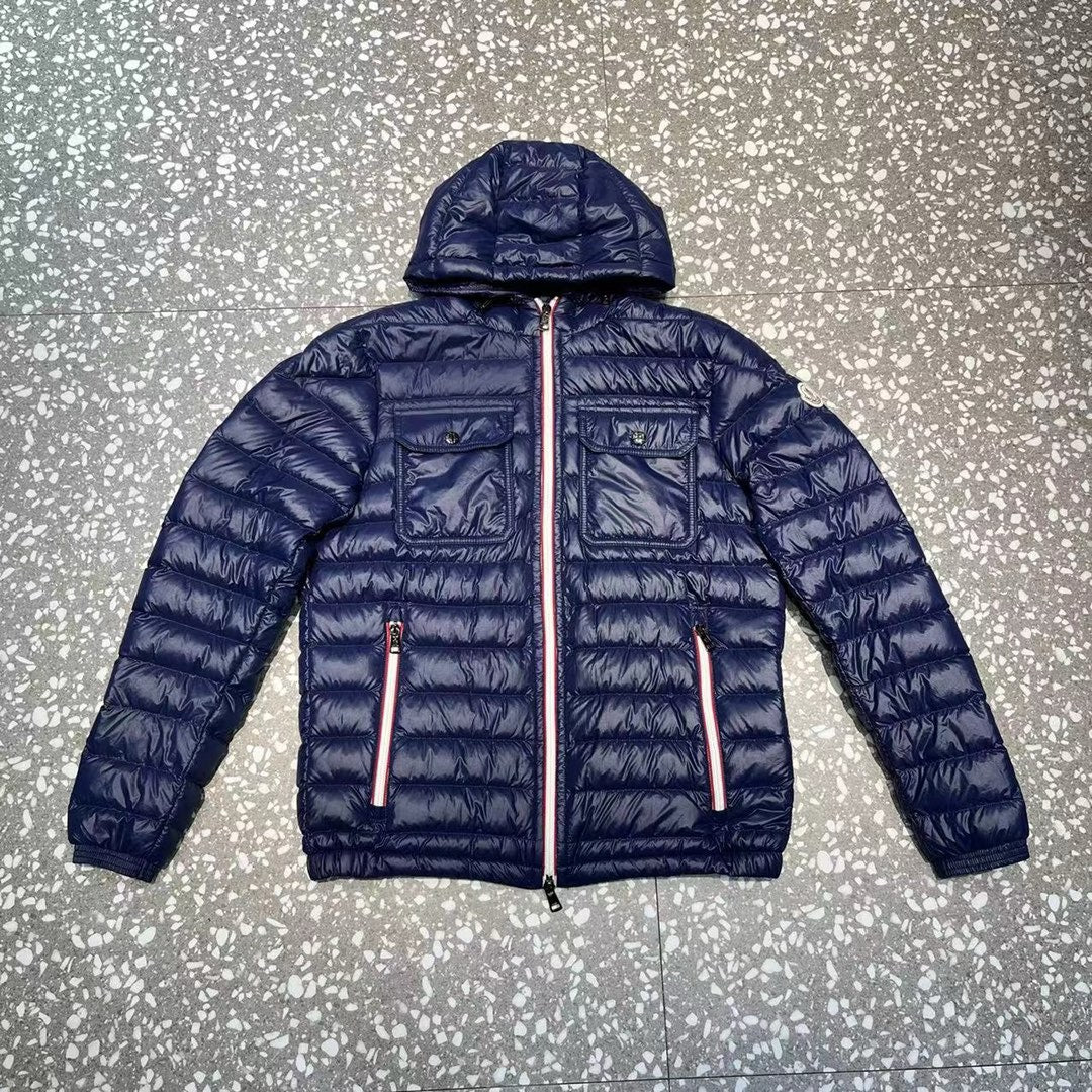 Chaqueta negra y azul