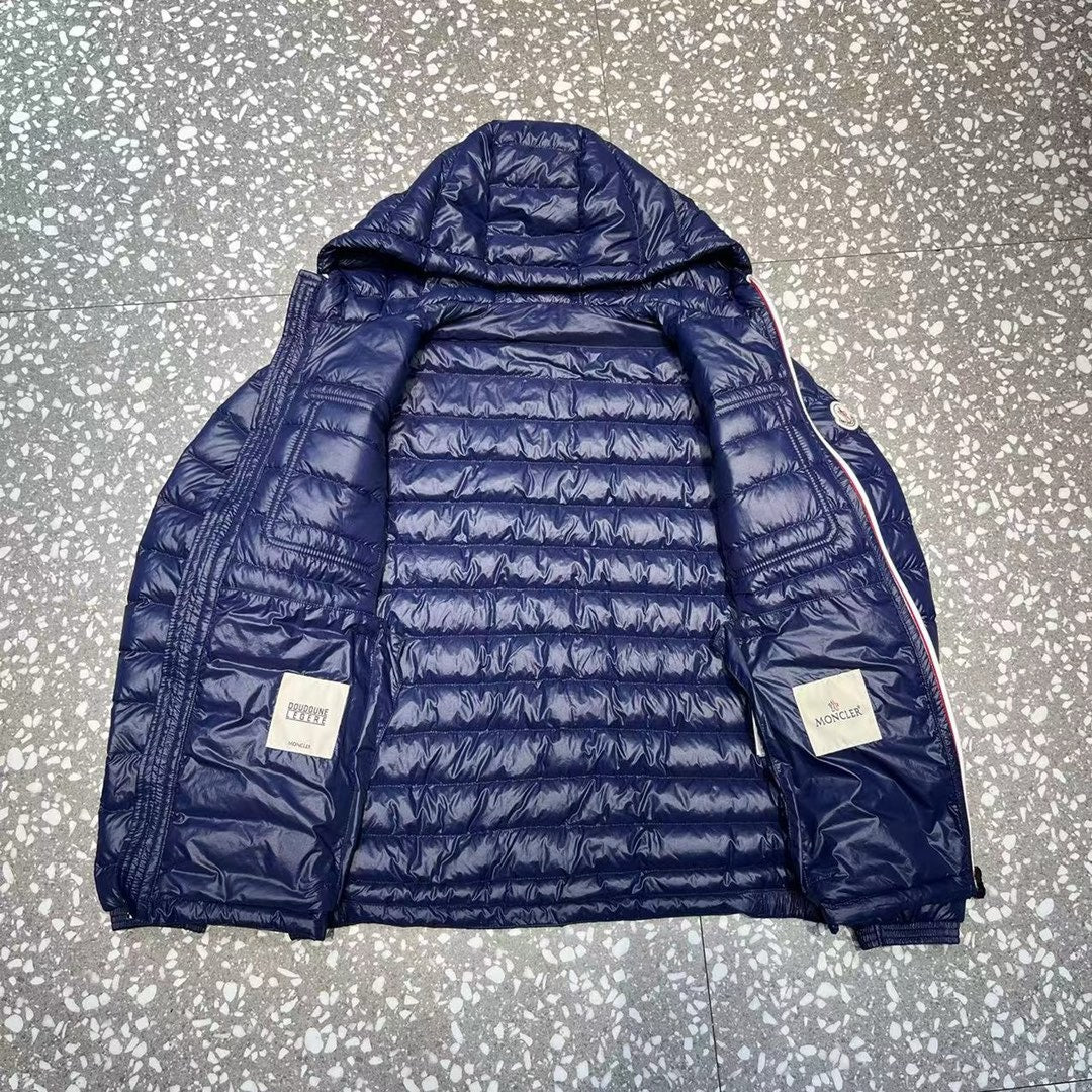 Chaqueta negra y azul