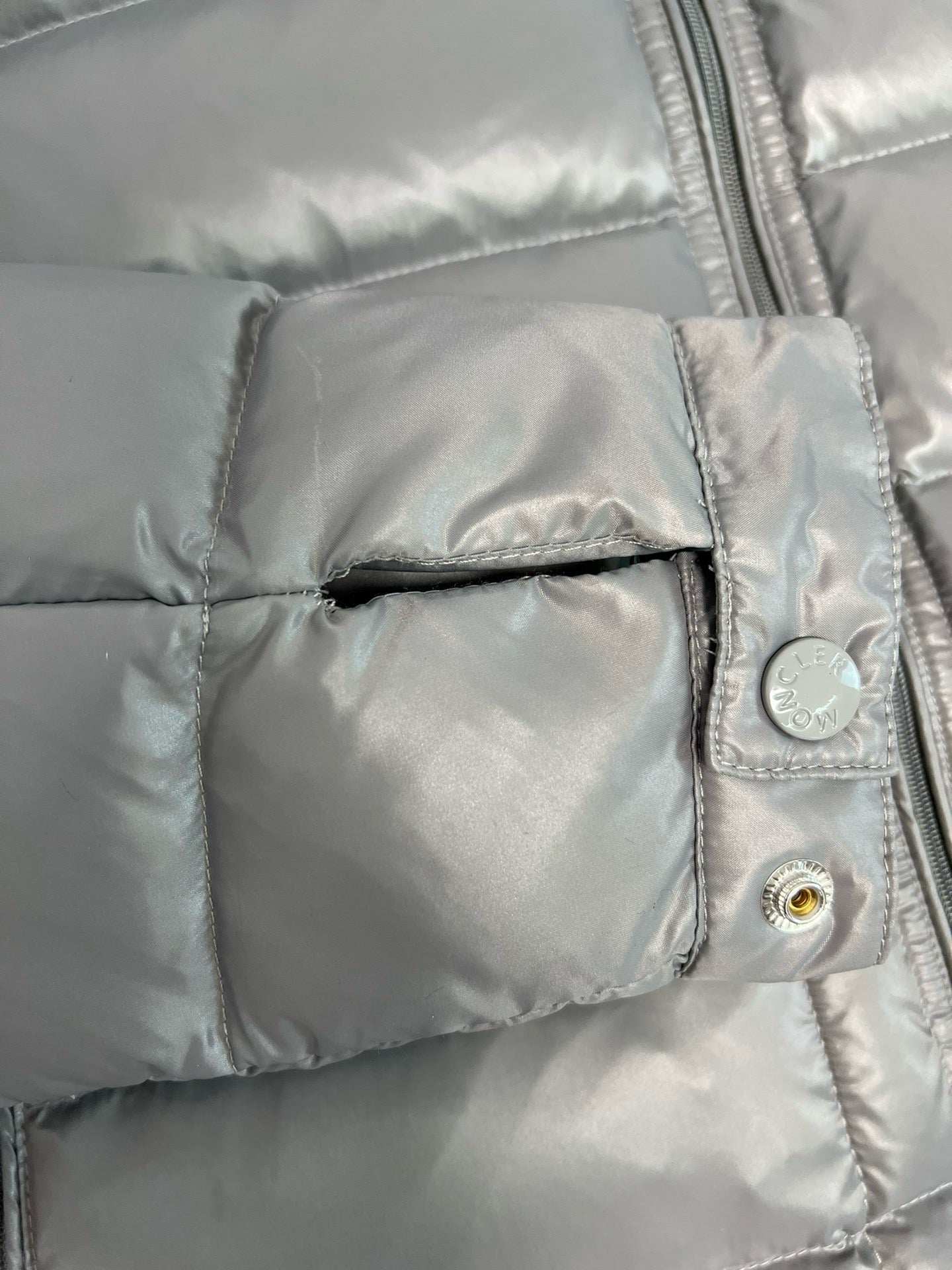 Chaqueta negra y gris