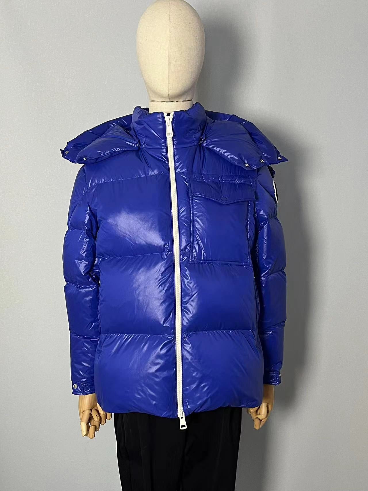 Chaqueta negra, azul y verde