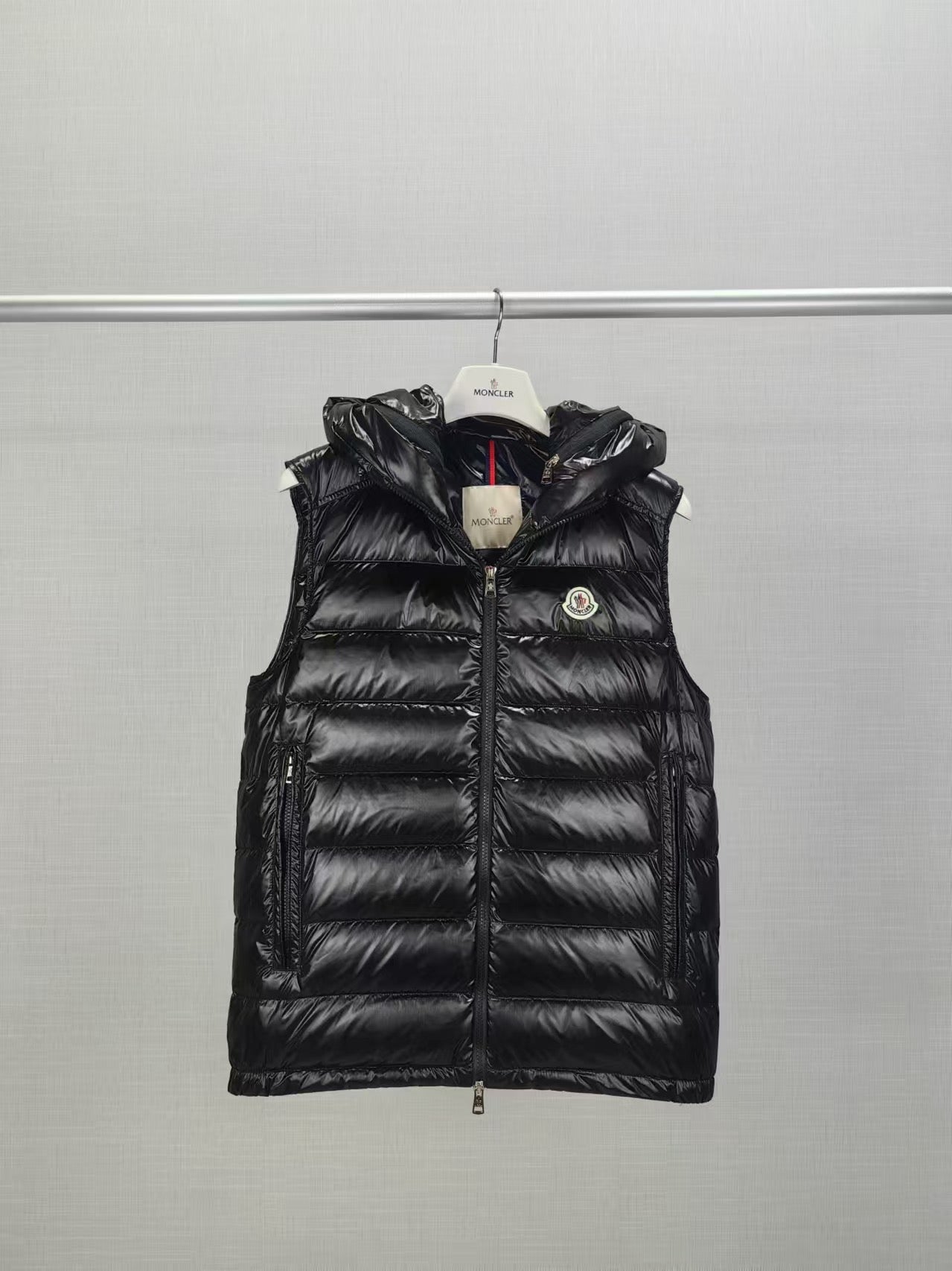 Chaleco negro y azul