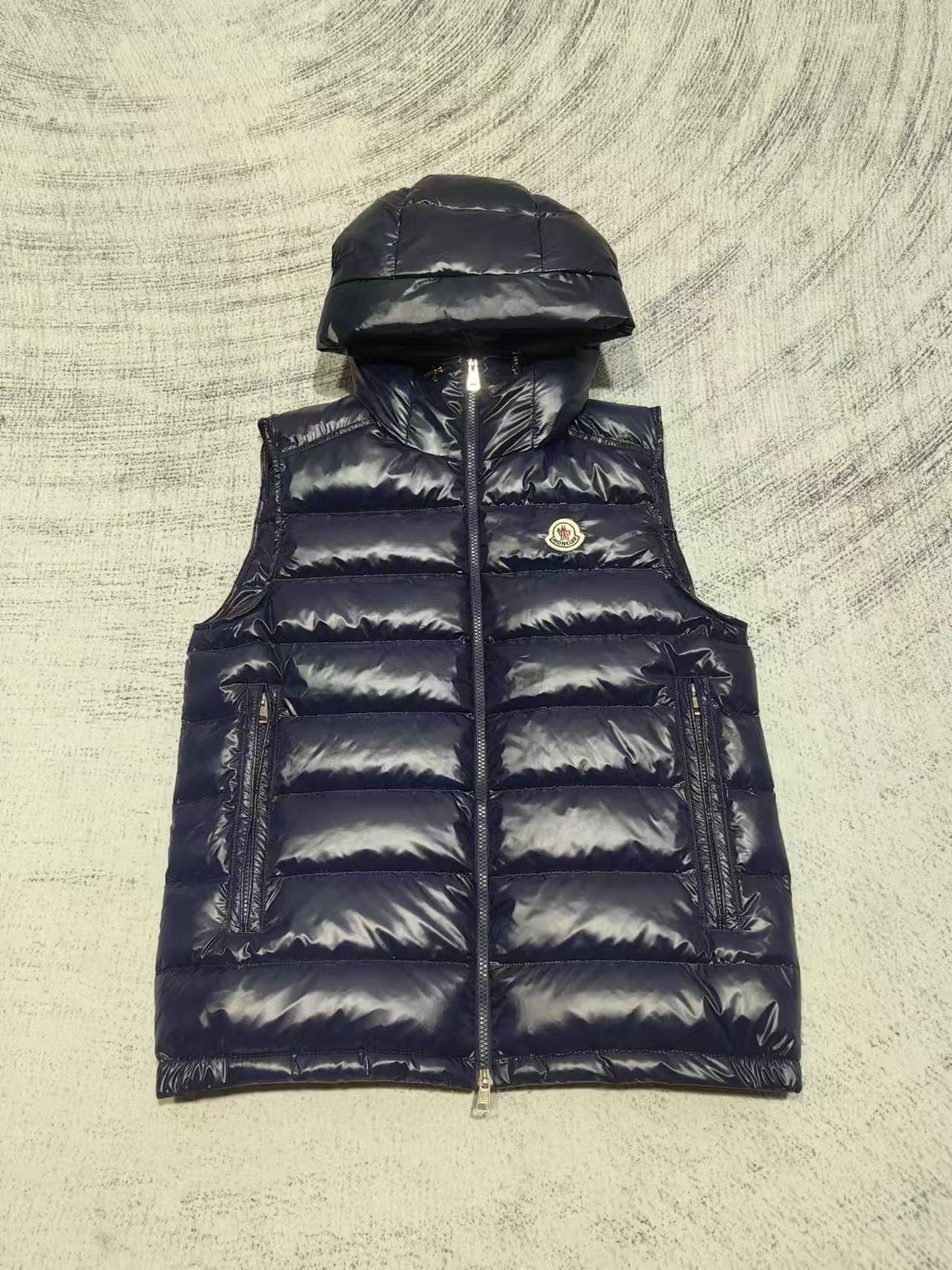 Chaleco negro y azul