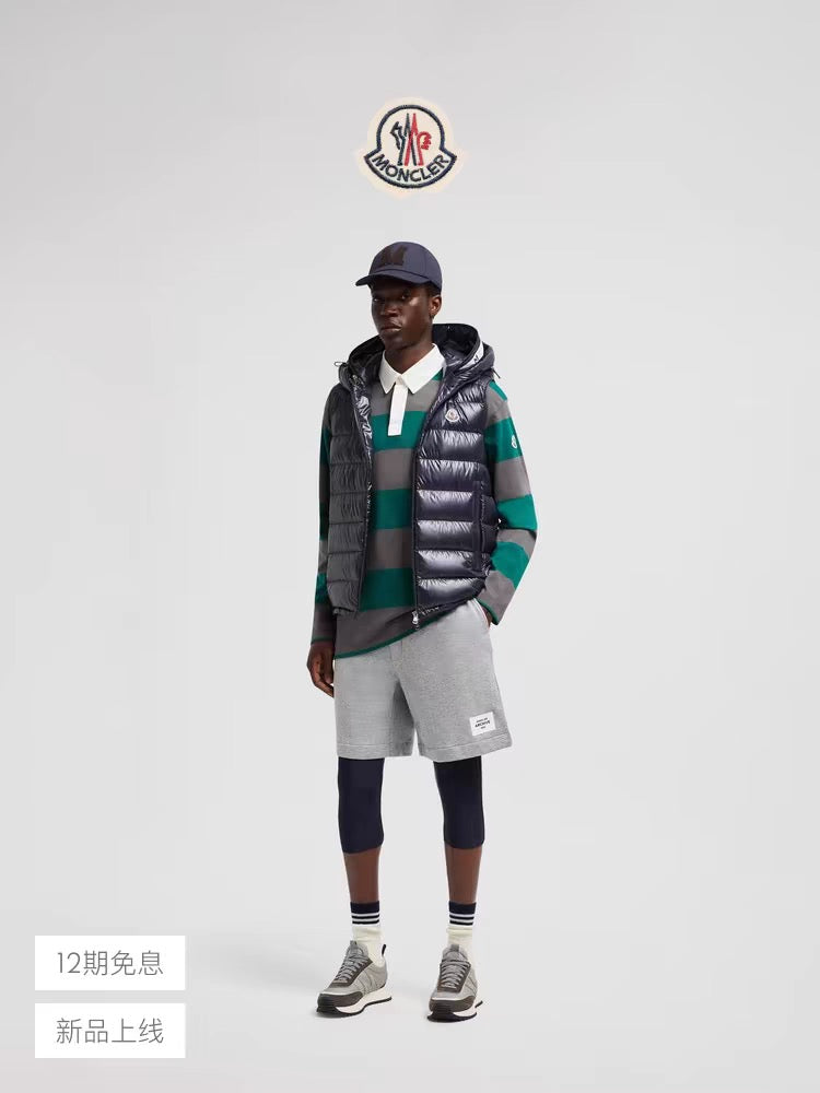 Chaleco negro y azul