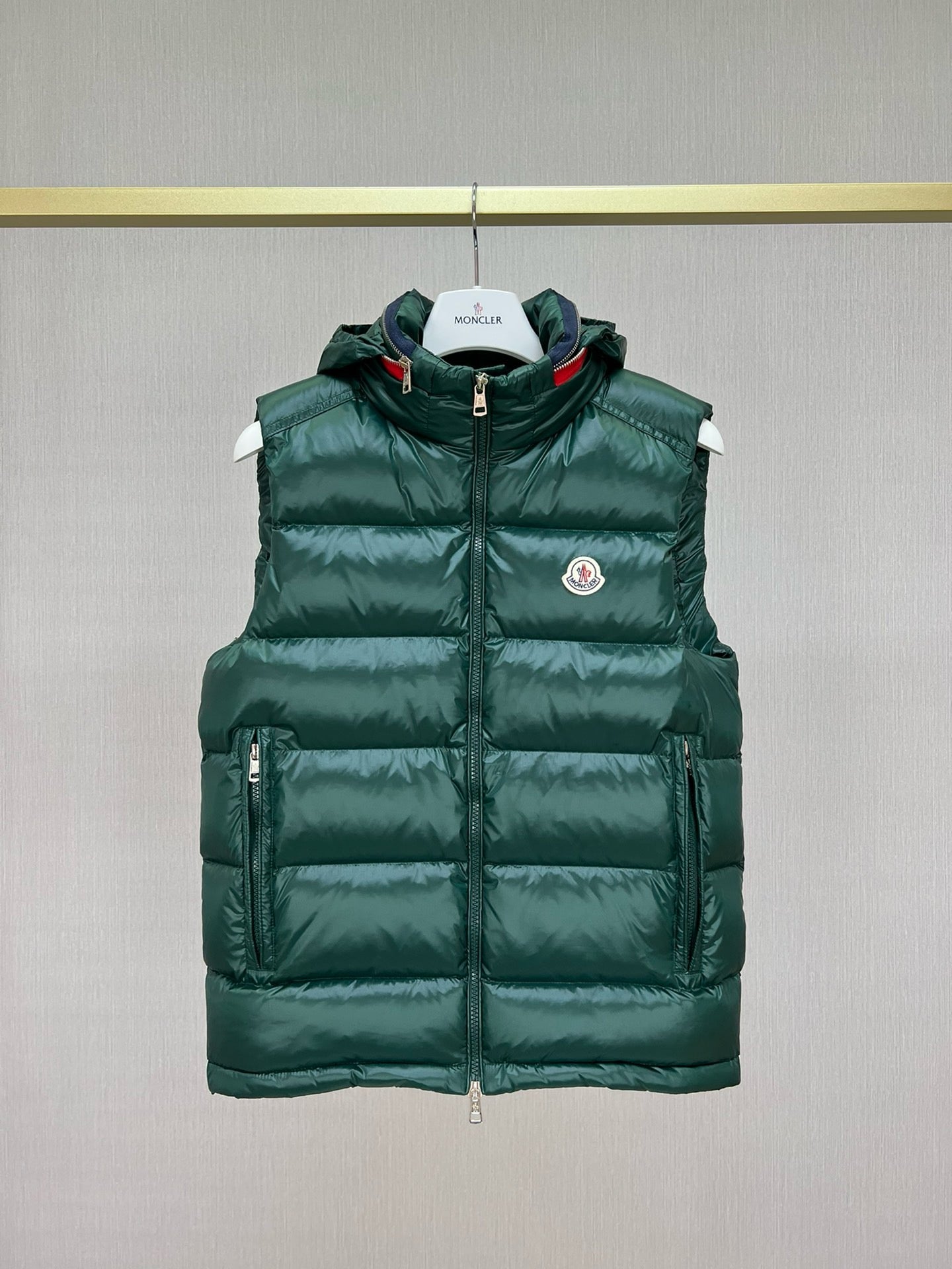 Chaqueta negra y verde