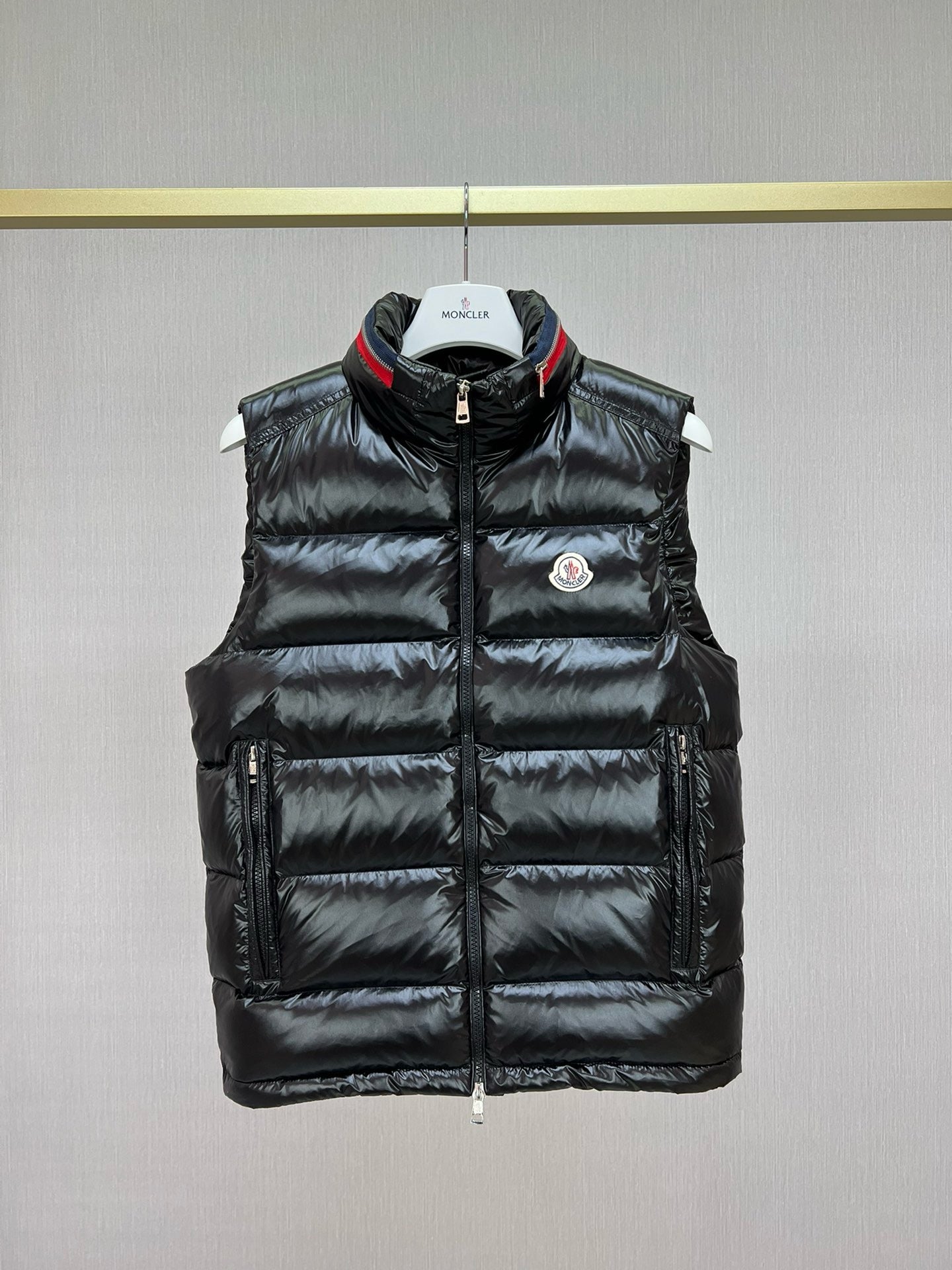 Chaqueta negra y verde