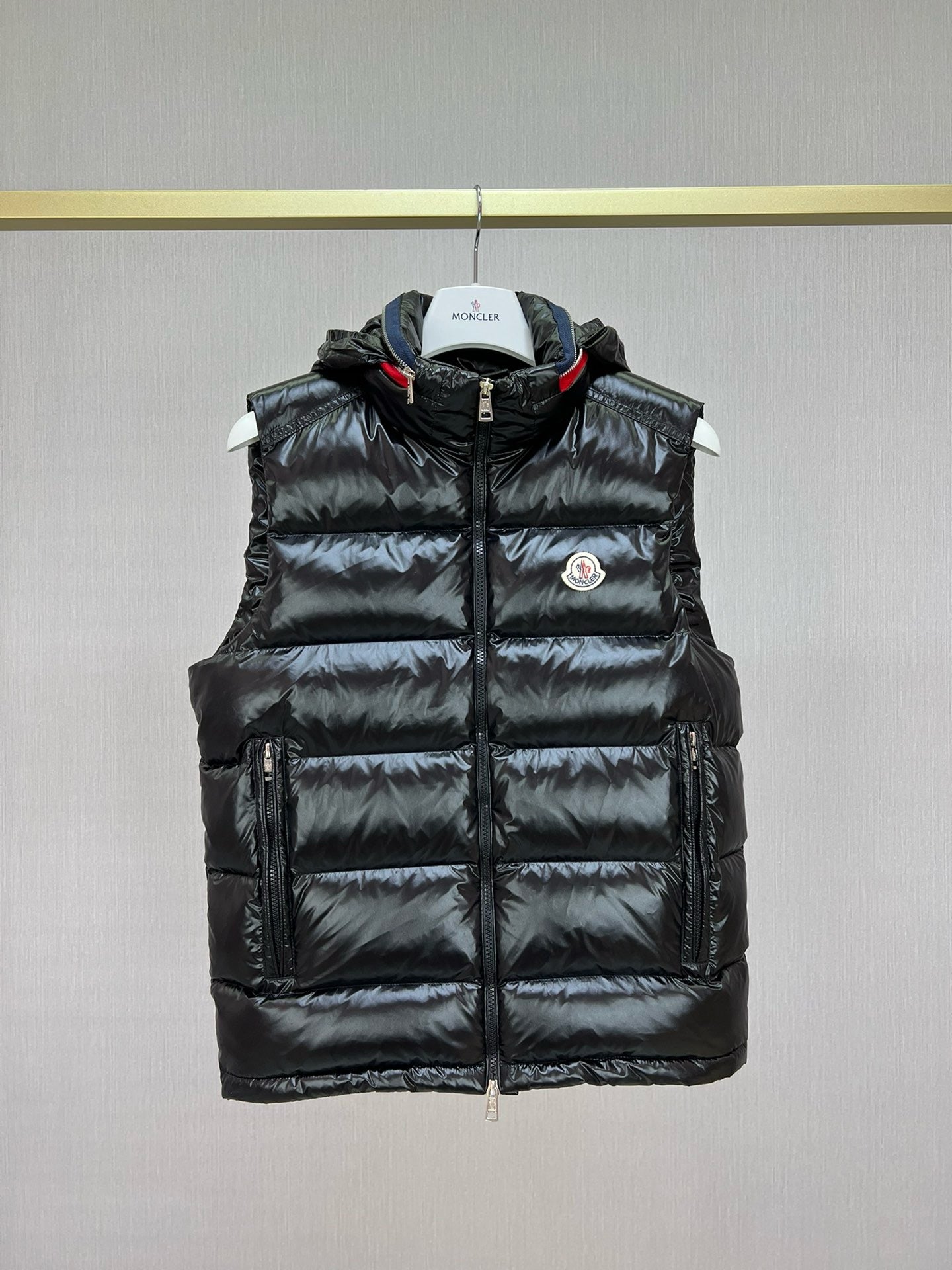 Chaqueta negra y verde