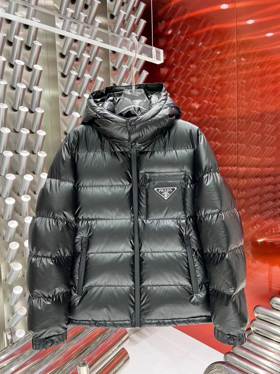 Chaqueta blanca y negra