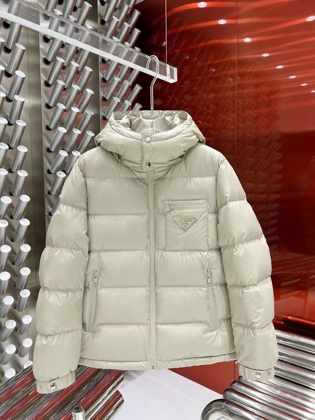 Chaqueta blanca y negra