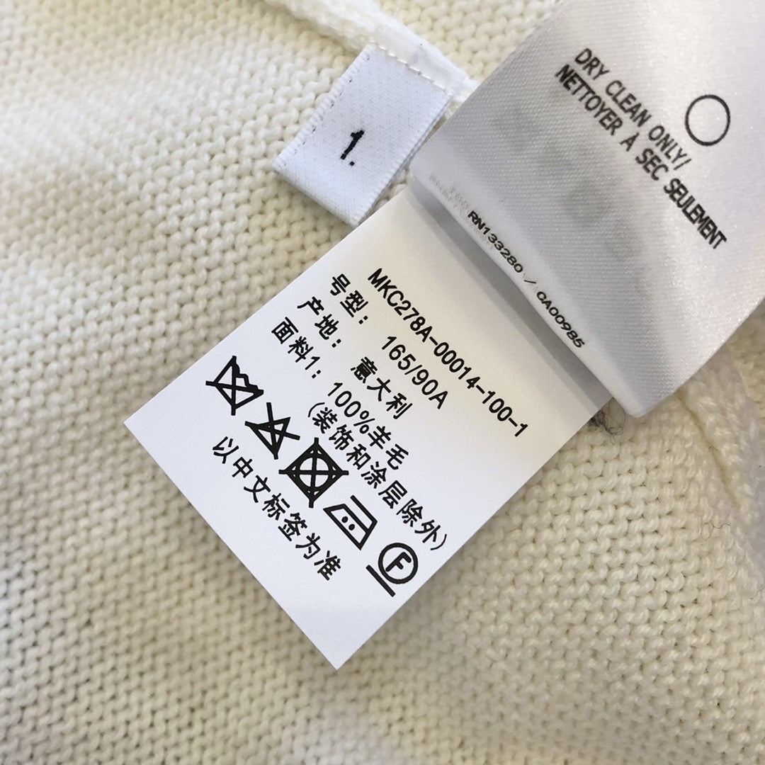 Chaqueta blanca y negra