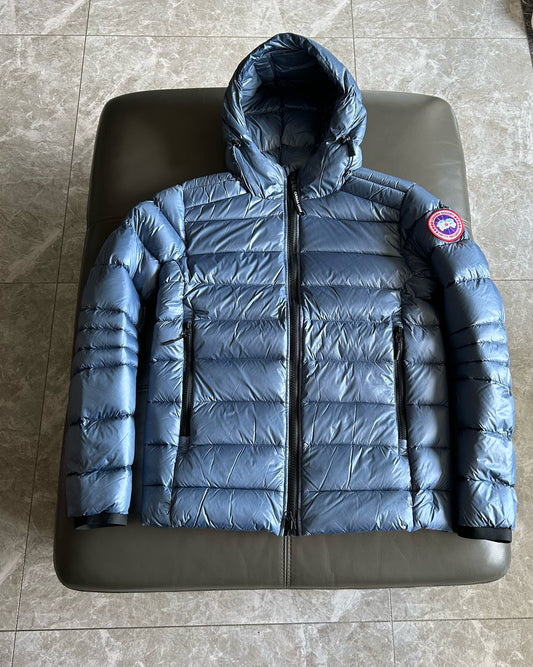 Chaqueta azul, verde, negra y blanca