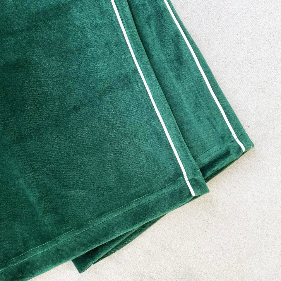 Pantalón negro y verde