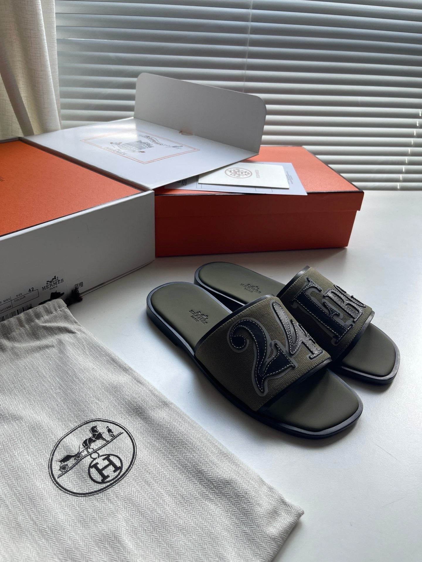 Mehrfarbige Schuhe