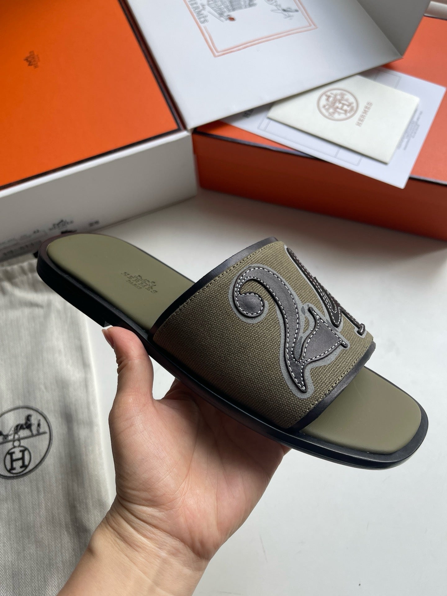 Mehrfarbige Schuhe