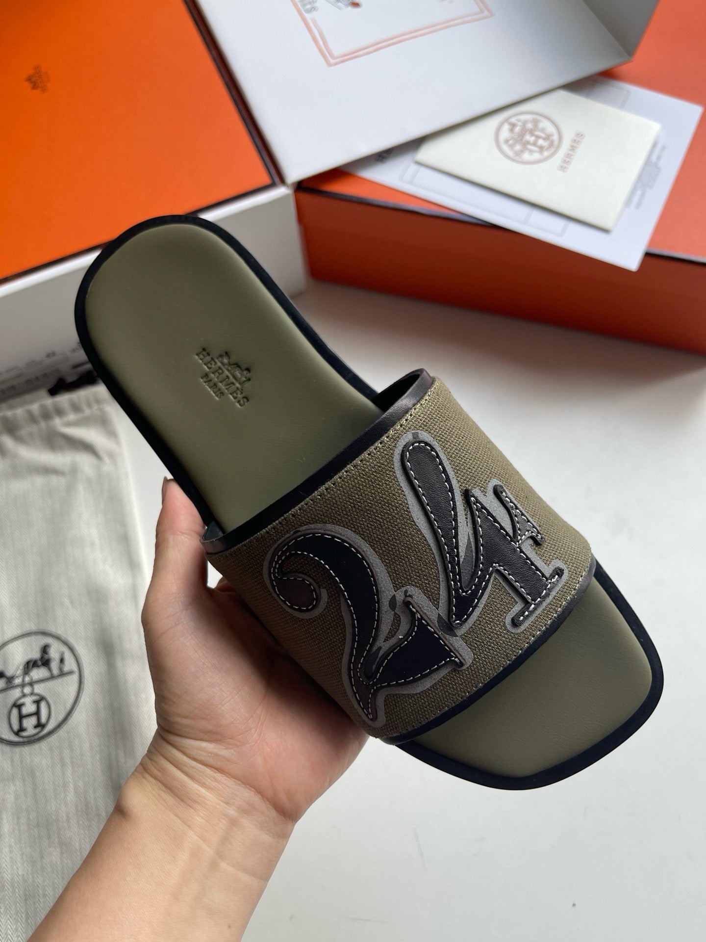 Mehrfarbige Schuhe
