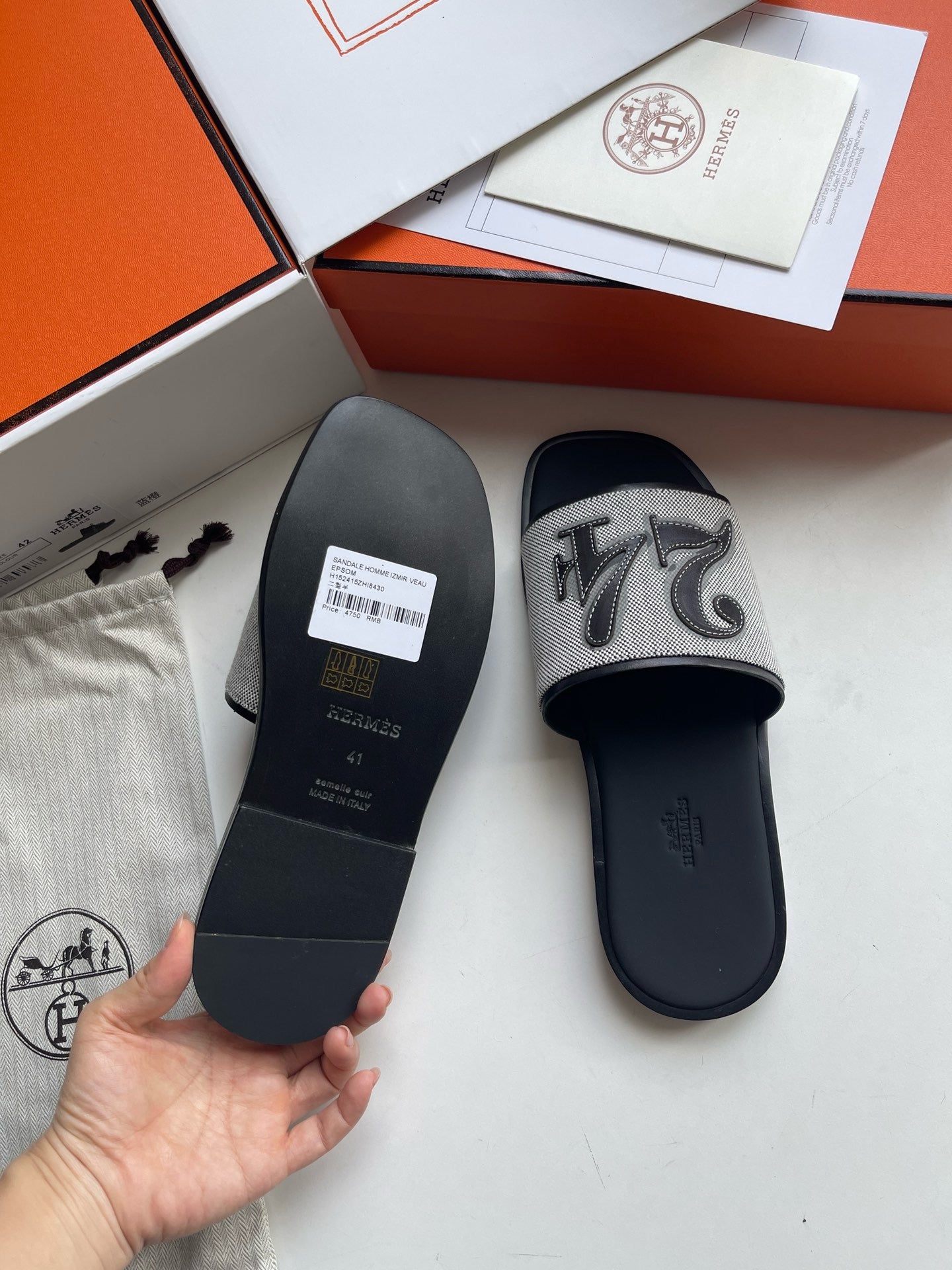 Mehrfarbige Schuhe