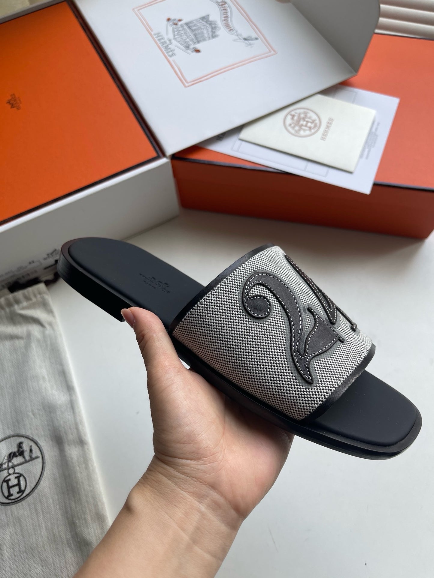 Mehrfarbige Schuhe