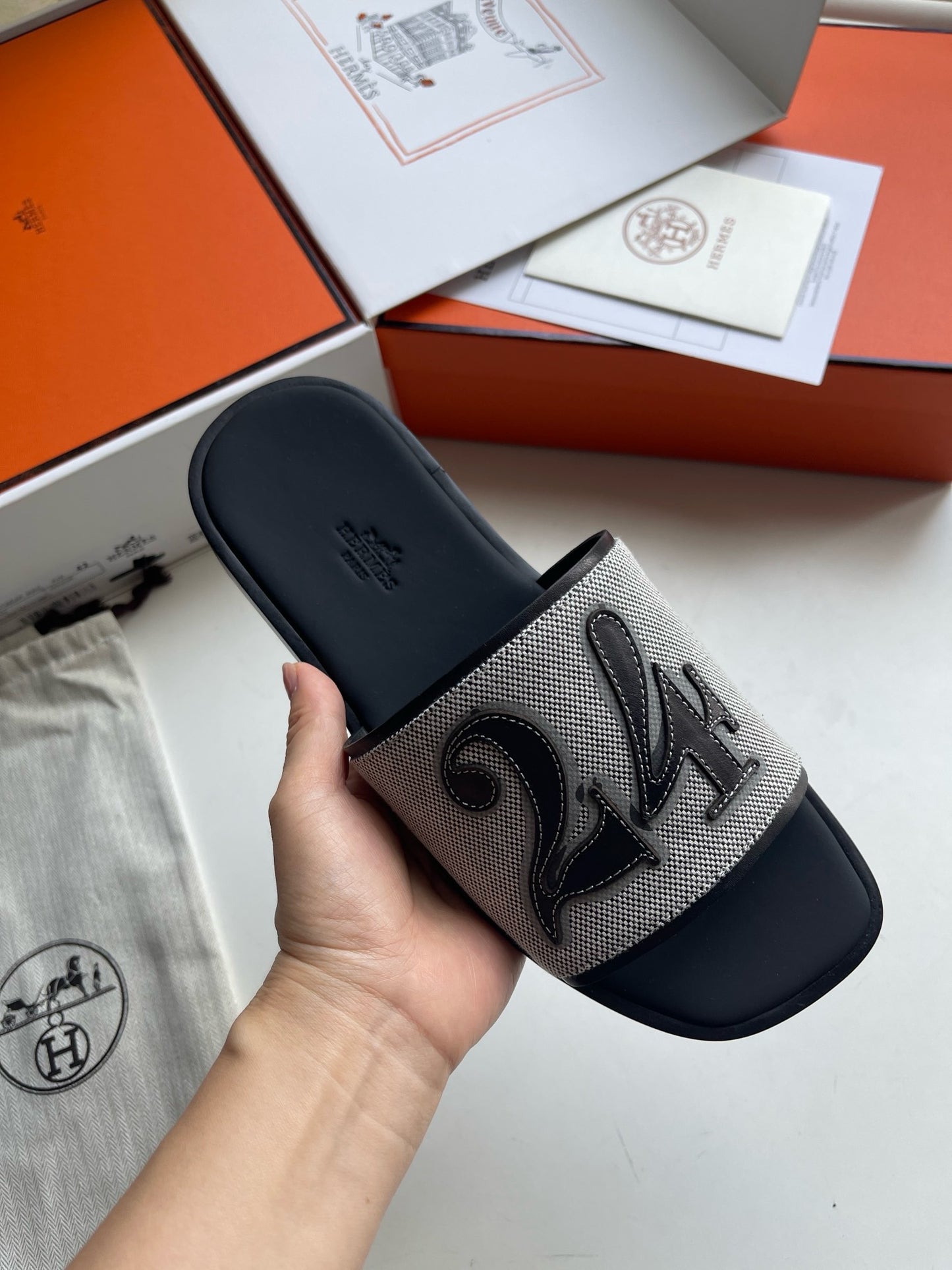 Mehrfarbige Schuhe